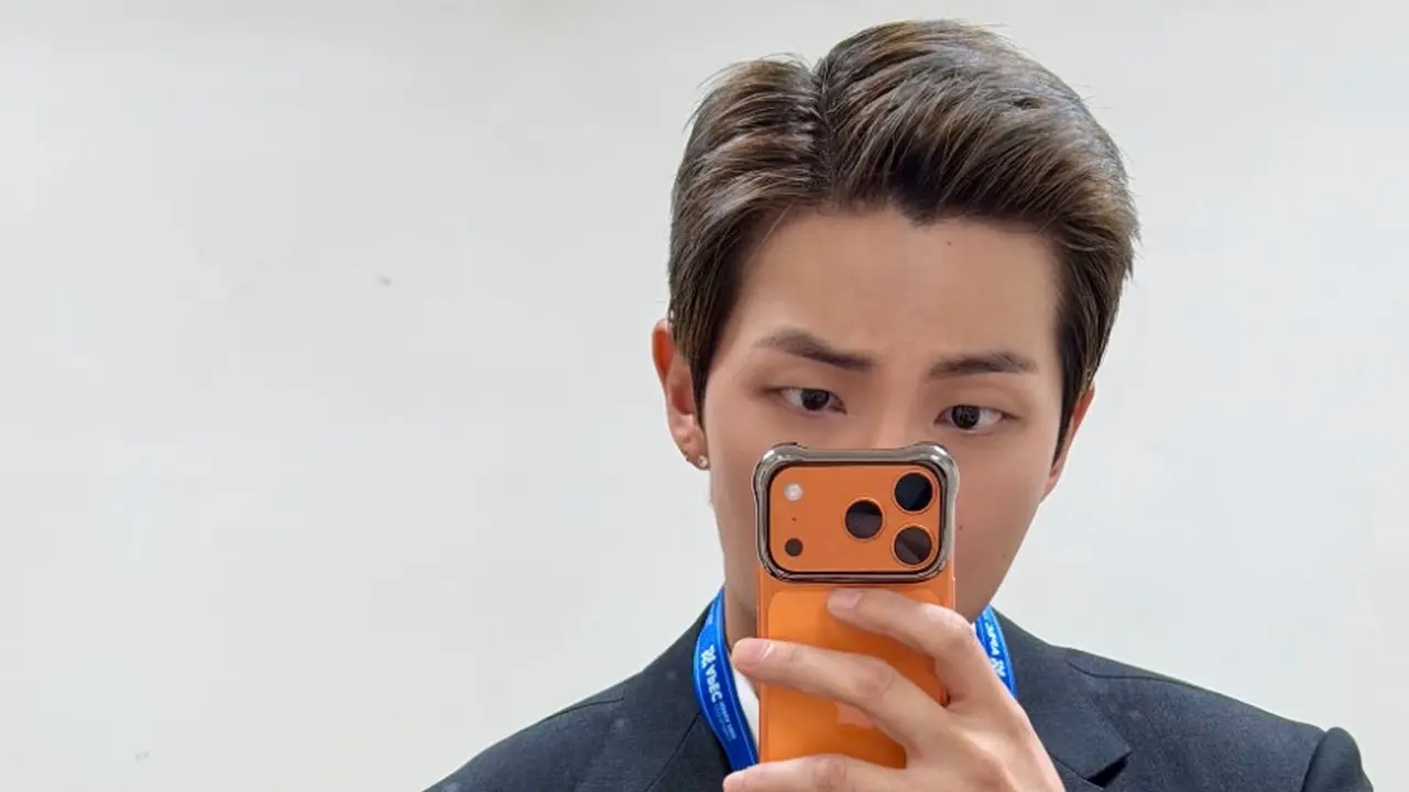 RM BTS Jadi Artis K-pop Pertama yang Berpidato di KTT CEO APEC. [@rkive]