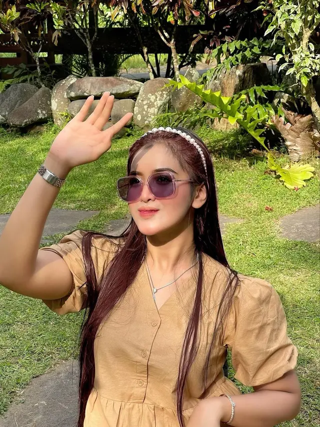 Resmi Tunangan, Ini 6 Potret Irma Barbie Kekasih Kiki The Potters