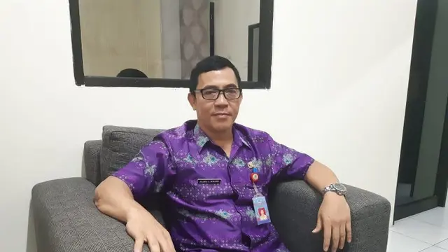 Kepala Dinas Dukcapil Kota Manado Julises Oehlers.
