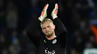 Kiper Leicester City, Kasper Schmeichel saat laga Liga Champions melawan Atletico Madrid di King Power stadium, Leicester, (18/4/2017). (AFP/Ben Stansall)