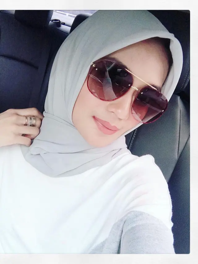 Kerap Jadi Istri Tersakiti, Ini 6 Potret Modis Citra Anggun di Kehidupan Nyata