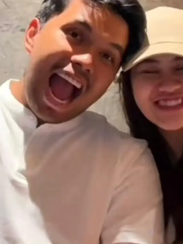 Potret Aaliyah Massaid bersandar di bahu Thariq Halilintar (Sumber:Tiktok/dear_story0)