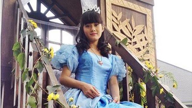 5 Artis Ini Tetap Cantik dengan Kepala Botak