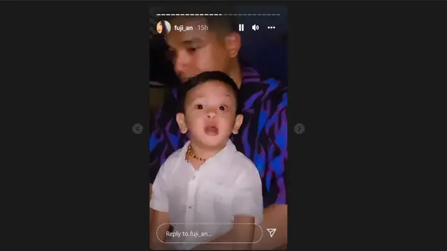 Keceriaan Gala Sky Liburan di Bali bersama Fuji dan Kakek Neneknya.