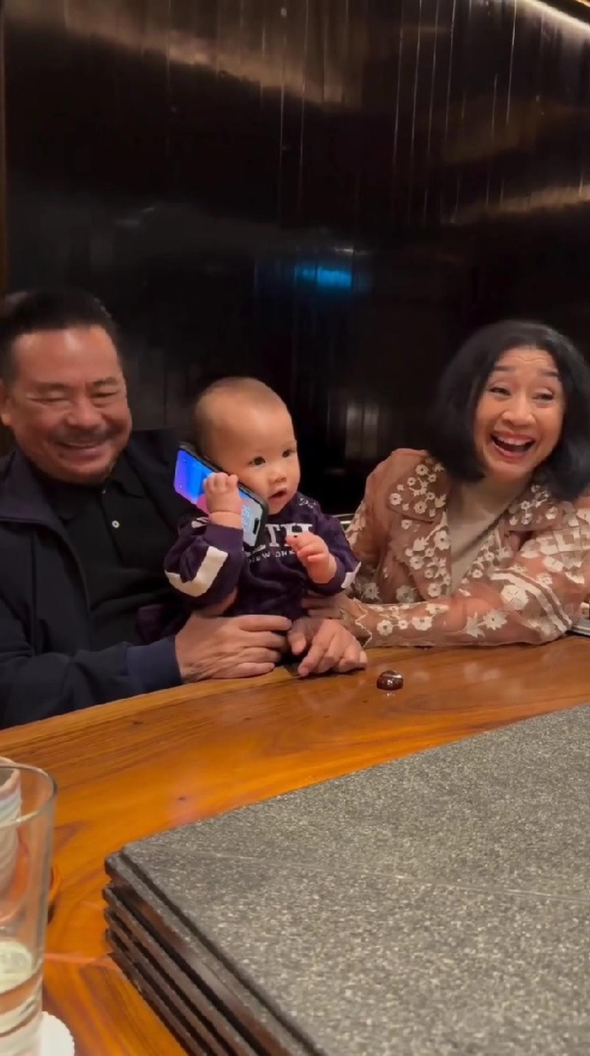 Potret Kyarra Anak Jessica Mila Main Bareng Kakek dan Neneknya, Aksi Lucu si Kecil Jadi Sorotan
