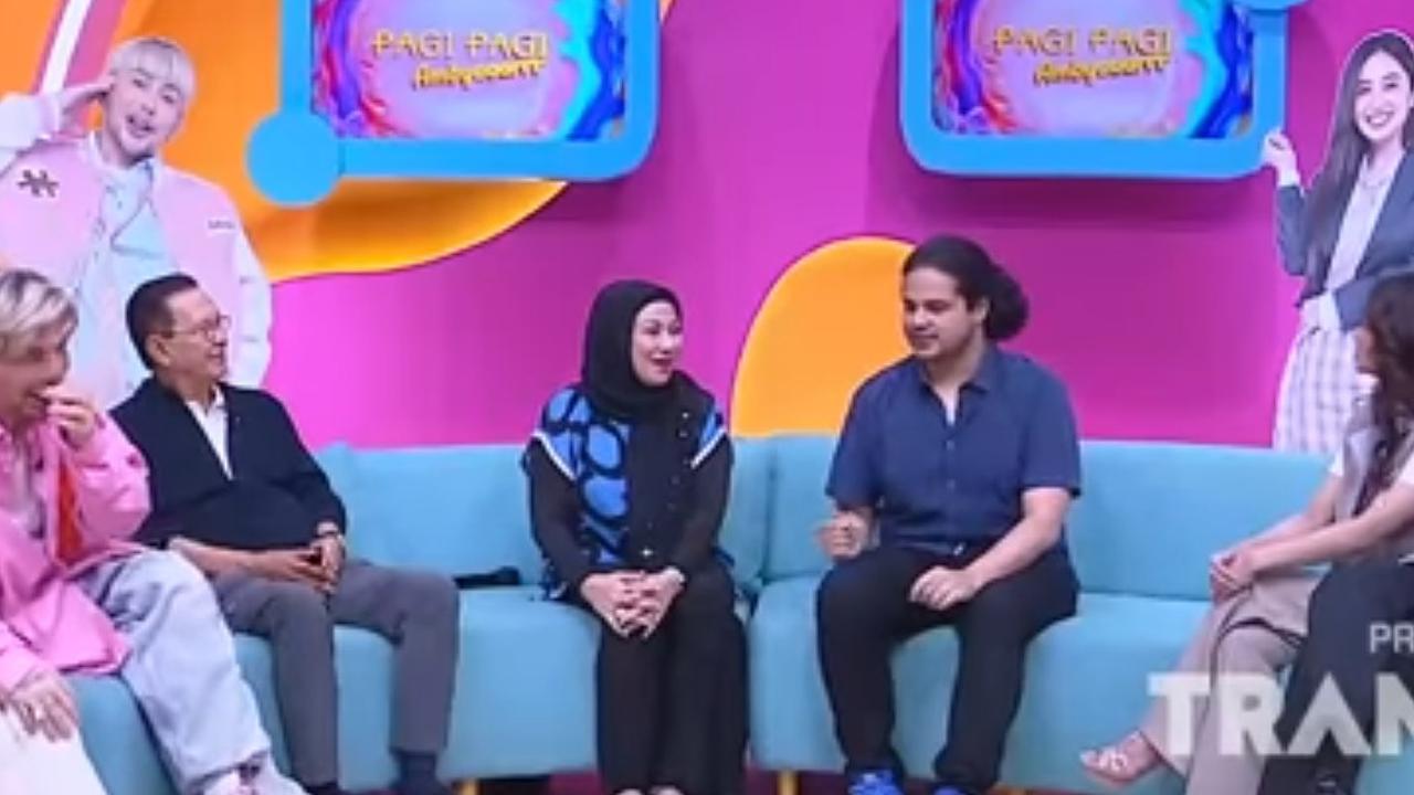Gondrong dan Ganteng, Ini Momen Keakraban Camelia Malik dengan sang Anak Saddam Capry