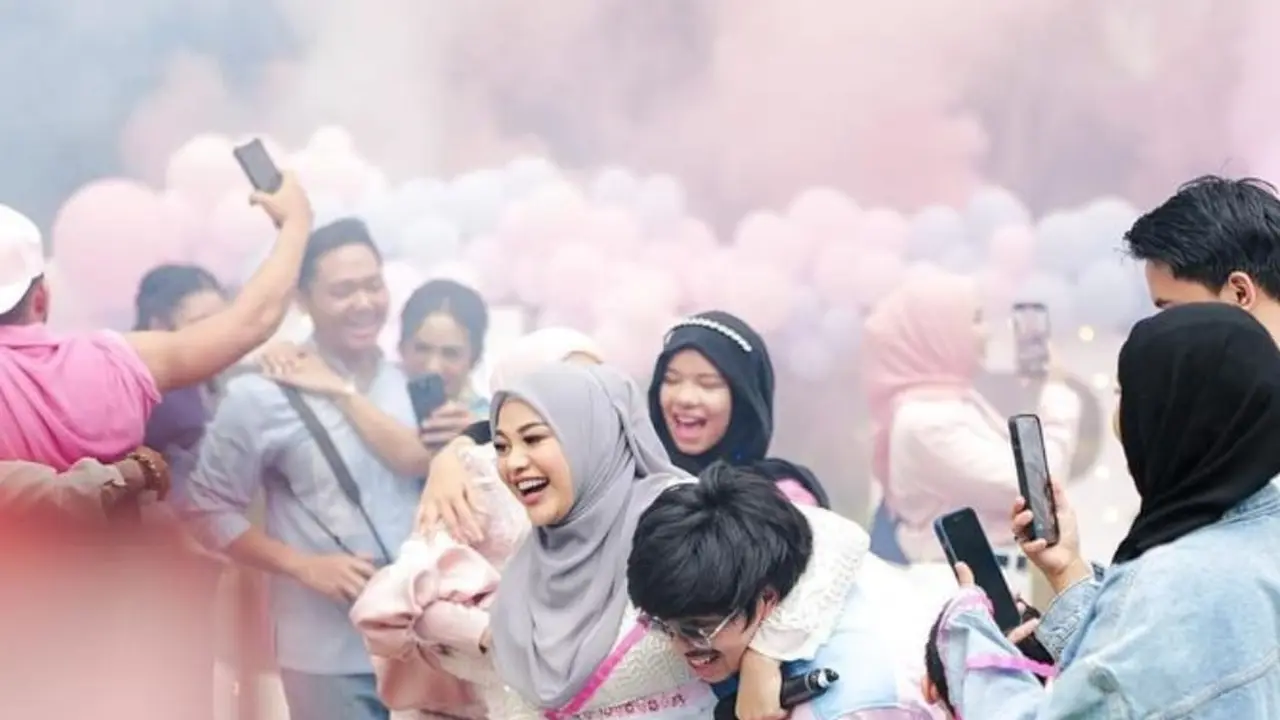 Baby Bump Kehamilan Kedua Aurel Hermansyah