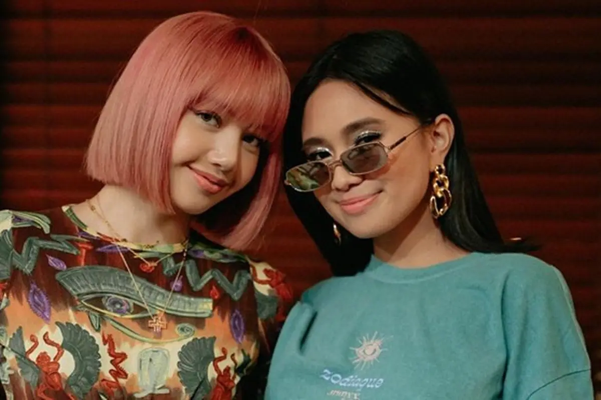 8 Potret Persahabatan Niki Zefanya dan Lisa Blackpink, Kembali Jadi Sorotan