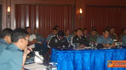 Citizen6, Tanjung Priok: Kolinlamil selaku penyelenggara Porwilbar 2012 mengadakan Technical Meeting dipimpin langsung Kadismat Kolinlamil Kolonel Laut (T) R. Kukuh Sulistijono di Gedung Laut Nusantara Mako Kolinlamil Tanjung Priok, Jakarta, Selasa (29/5)