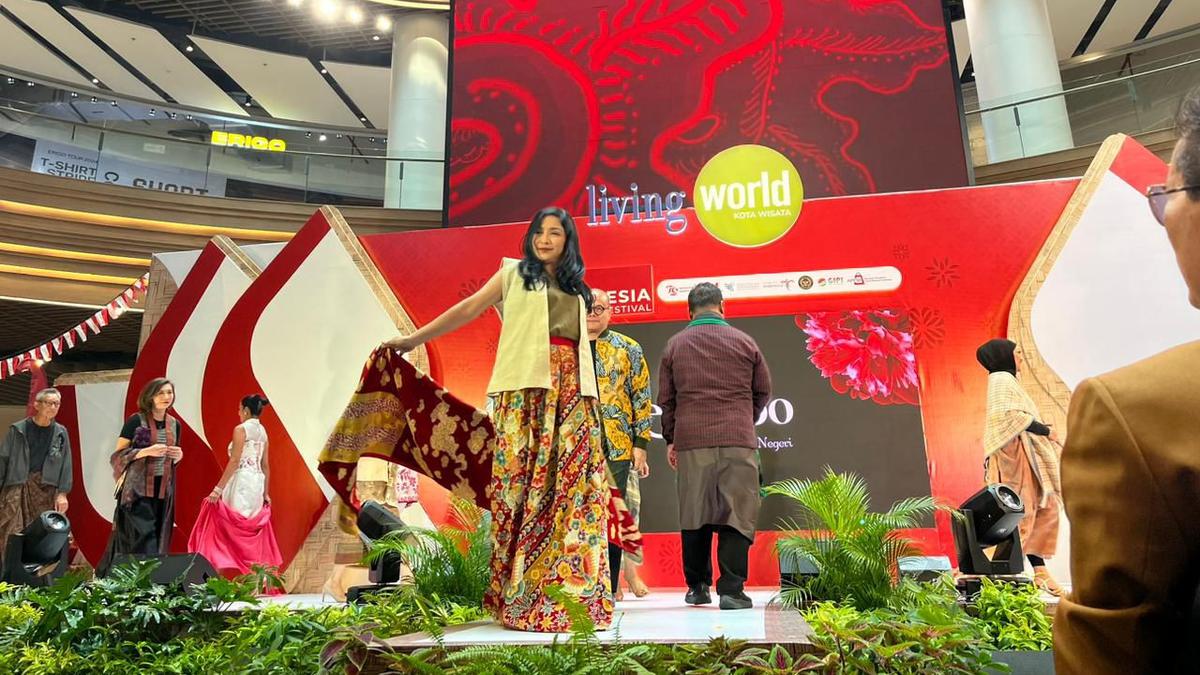 Aksi Para CEO Jalan di Catwalk Tutup Resmi Indonesia Shopping Festival 2024 Berita Viral Hari Ini Jumat 20 September 2024