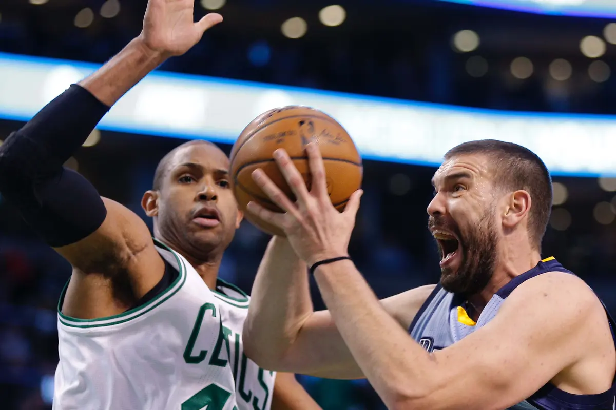 Laga Keras Warnai Kemenangan Boston Celtics atas Memphis Grizzlies
