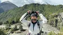 Dalam media sosial Instagramnya, Wendy Walters mengunggah potret hari pertama di Annapurna pada Senin (13/5/2024) kemarin. Dalam momen tersebut, terlihat wanita yang memiliki hobi ngedrift ini masih menyusuri trek jalan yang landai. Dirinya banyak abadikan momen keseruannya tersebut di media sosial Instagram. (Liputan6.com/IG/@wendywalters)