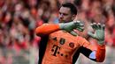 Manuel Neuer telah menghabiskan lebih dari satu dekade sebagai kiper Bayern Munchen. Pemain berusia 35 tahun tersebut tercatat telah tampil sebanyak 28 kali dengan mencetak 11 clean sheet pada musim ini. Ia juga memiliki nilai transfer sebesar 14 juta euro. (AFP/Tobias Schwarz)