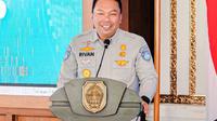 Direktur Utama Jasa Raharja Rivan A. Purwantono saat kegiatan Safety Campaign bertajuk “Keselamatan Bertransportasi dan Kepatuhan Pembayaran Pajak Kendaraan Bermotor”di Pendopo Kabupaten Pati, Kamis (6/10/2022).