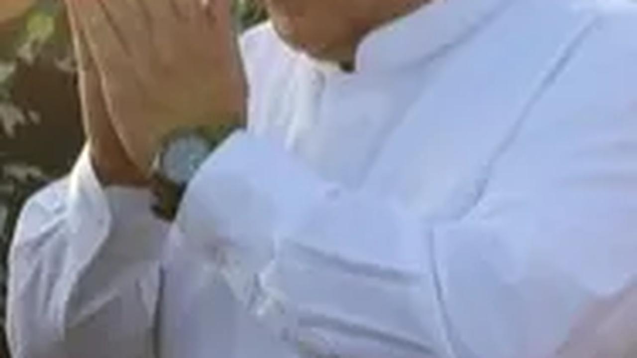 "Saya juga saksi, beliau terus menerus memikirkan rakyat miskin di Indonesia karena itu saya terima kasih dukungan saudara-saudara, saya siap melanjutkan perjuangan Pak Joko Widodo," kata Prabowo.