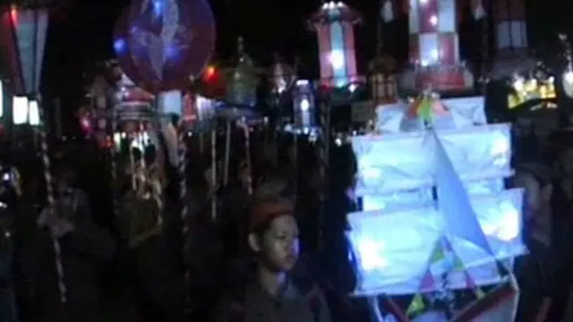 Peringati Hari Pancasila, Palajar Blitar Pawai Lampion