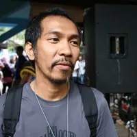 Selain sebagai gitaris Slank, Mohammad Ridwan Hafiedz, atau yang akrab dikenal Ridho Slank ternyata juga seorang fotografer. Bagaimana awalnya ia bisa berkecimpung dalam dunia fotografi?