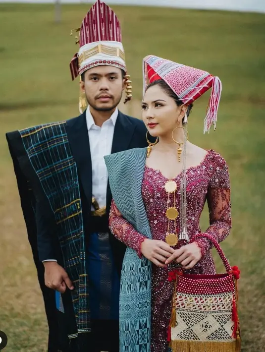 Potret Jessica Mila Pakai Baju Adat Jelang Pernikahan (Sumber: Instagram/jscmila)