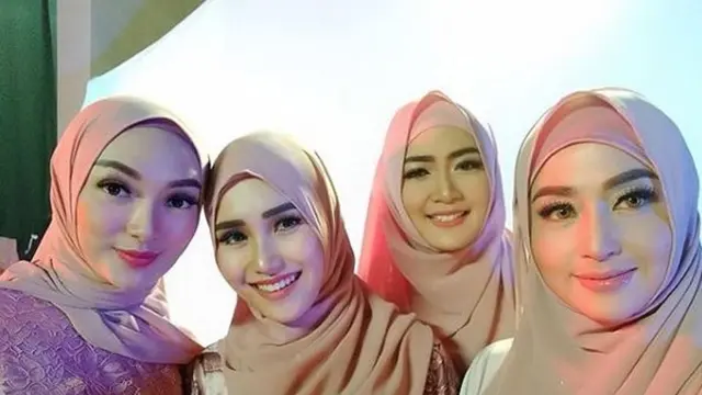 [Bintang] Dewi Perssik