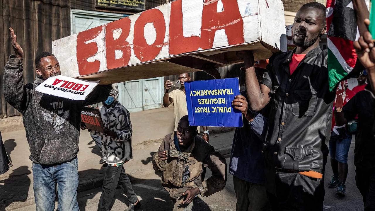 FOTO: Aksi Tolak Pusat Karantina Ebola Berujung Bentrok di Kenya