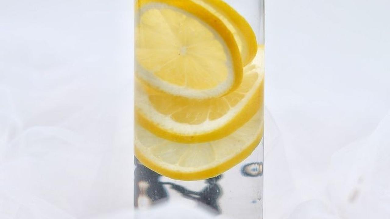 <b>5. Resep Infused Water Lemon</b><br>