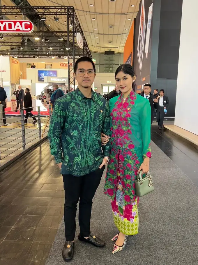 Pesona Erina Gudono Dibalut Kebaya dan Tas Ratusan Juta saat Ikut Kunjungan Jokowi ke Jerman