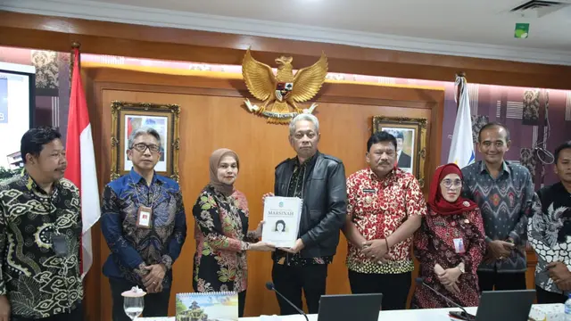 Temui Wamensos Bupati Nganjuk dan TP2GP Serahkan Usulan Kepahlawanan Marsinah