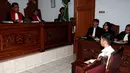 Suasana saat sidang Tersangka Christopher Daniel dengan agenda putusan sela di PN Jakarta Selatan, Senin (25/5/2015). Christopher didampingi kuasa hukumnya bungkam saat ditanya wartawan mengenai kasusnya. (Liputan6.com/Yoppy Renato)