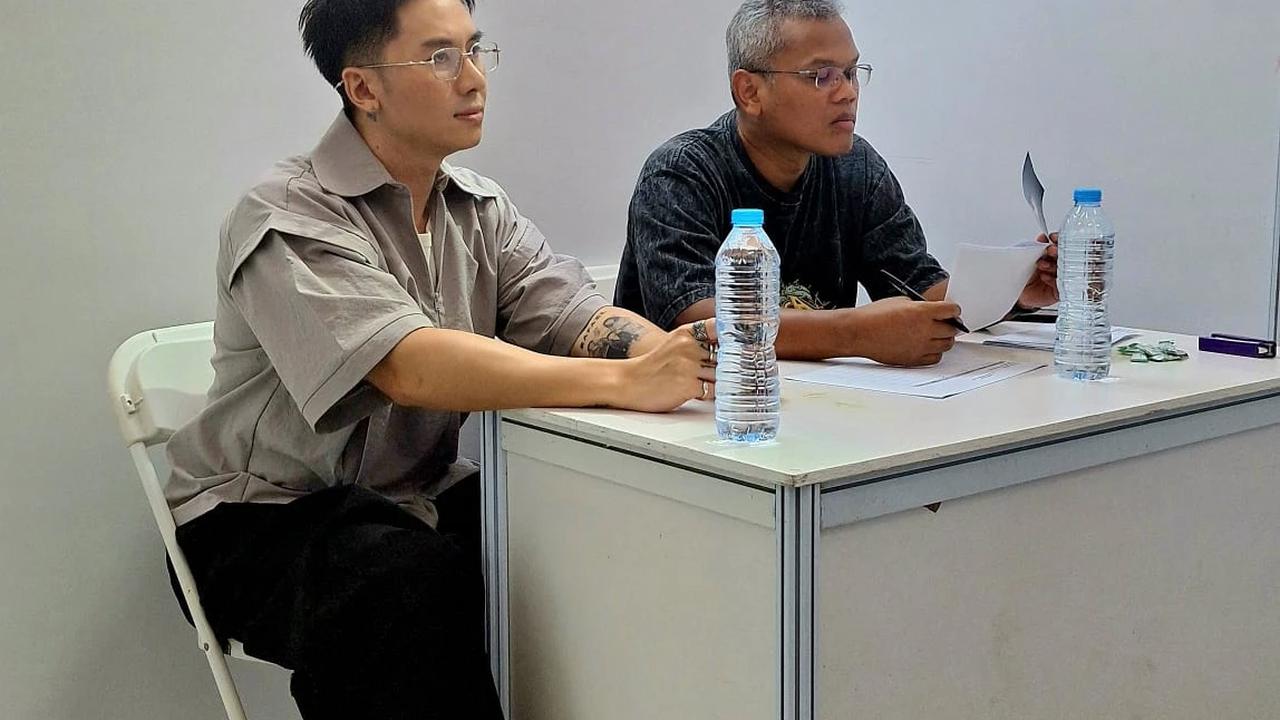 Banardi Rachmad (Deputy Director Programming SCTV) bersama Rafael Tan Saat Melakukan Penjurian Audisi “The Icon Indonesia” di Bandung
