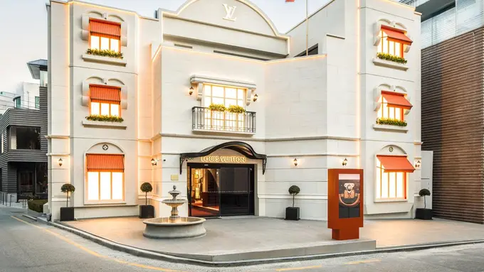 130 Tahun Monogram, Louis Vuitton Rayakan Ikon Abadi Lewat Pop-Up & Window Display Spektakuler di Berbagai Kota Dunia