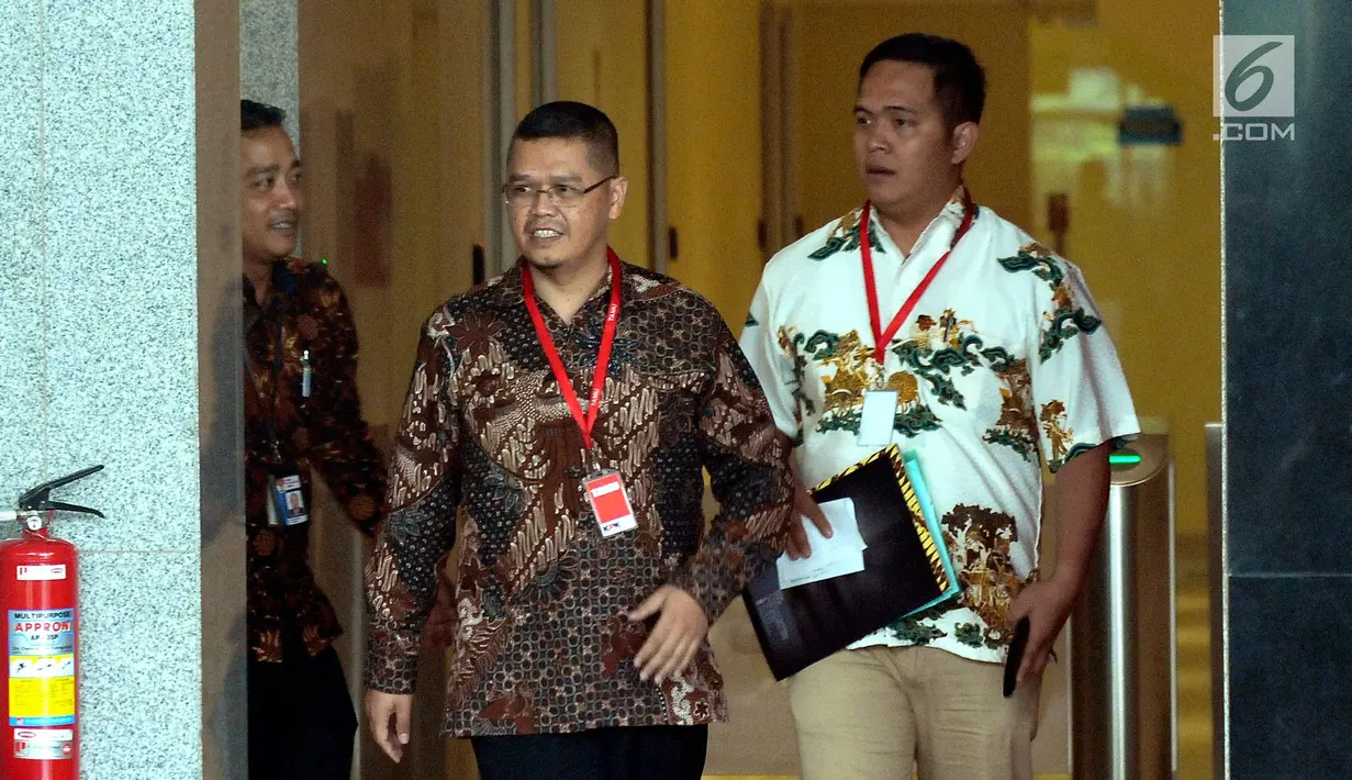 Wakil Ketua Komisi V DPR Fraksi PKS, Yudi Widiana Adia memenuhi panggilan penyidik KPK, Rabu (19/7).  Yudi diperiksa sebagai tersangka kasus korupsi proyek pembangunan jalan oleh Kementerian PUPR di Maluku dan Maluku Utara. (Liputan6.com/Helmi Afandi)
