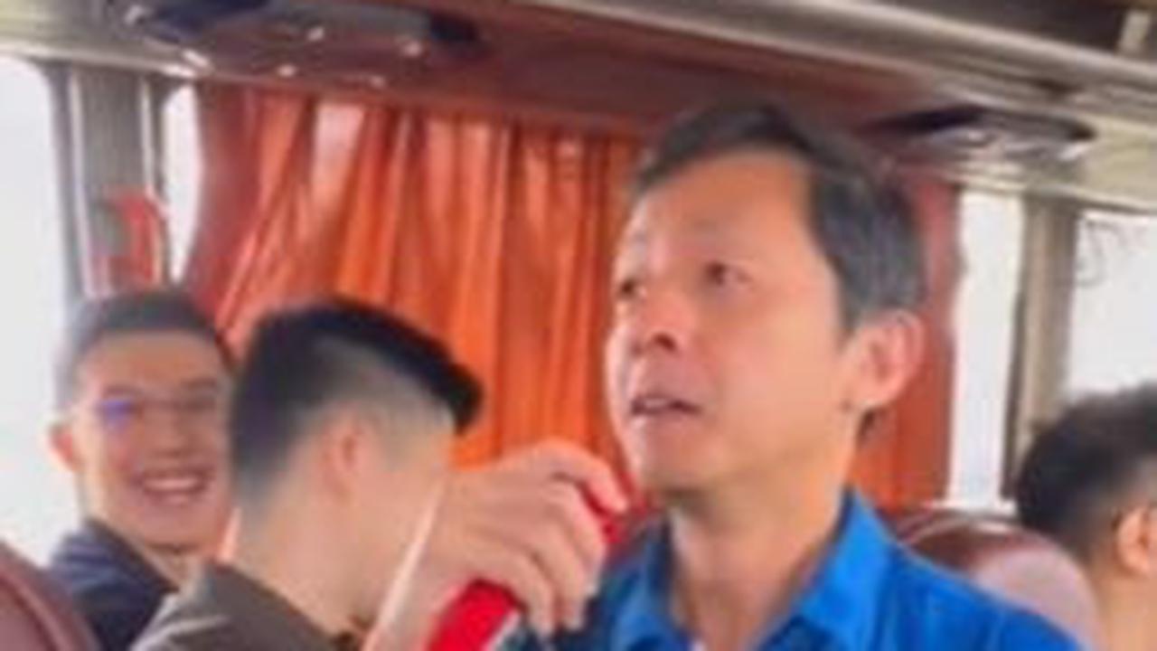Gokil! Bos BCA Pamerkan Dompet Pribadinya, Isinya Bikin Orang Melongo Tak Berkutik