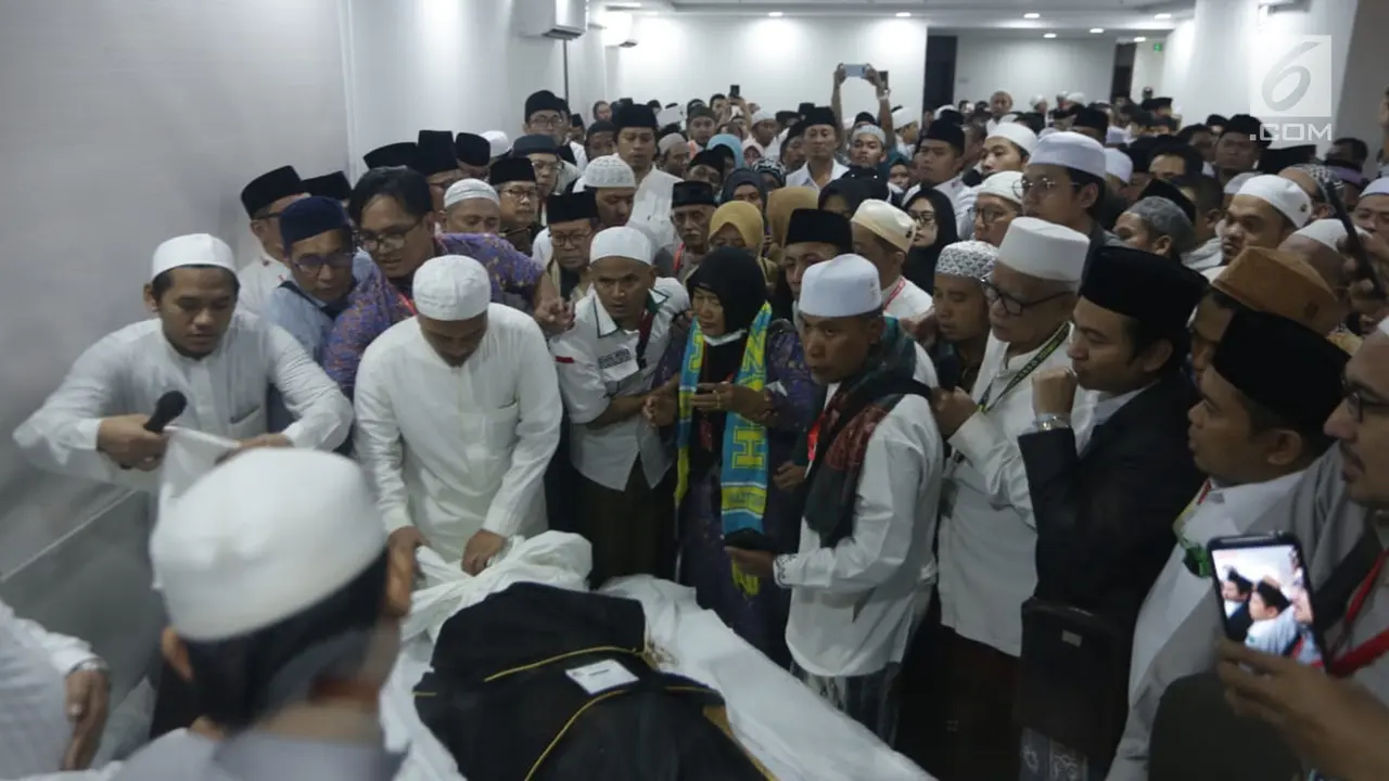 Usai Dimandikan, Jenazah Mbah Moen Disemayamkan di Daker Makkah