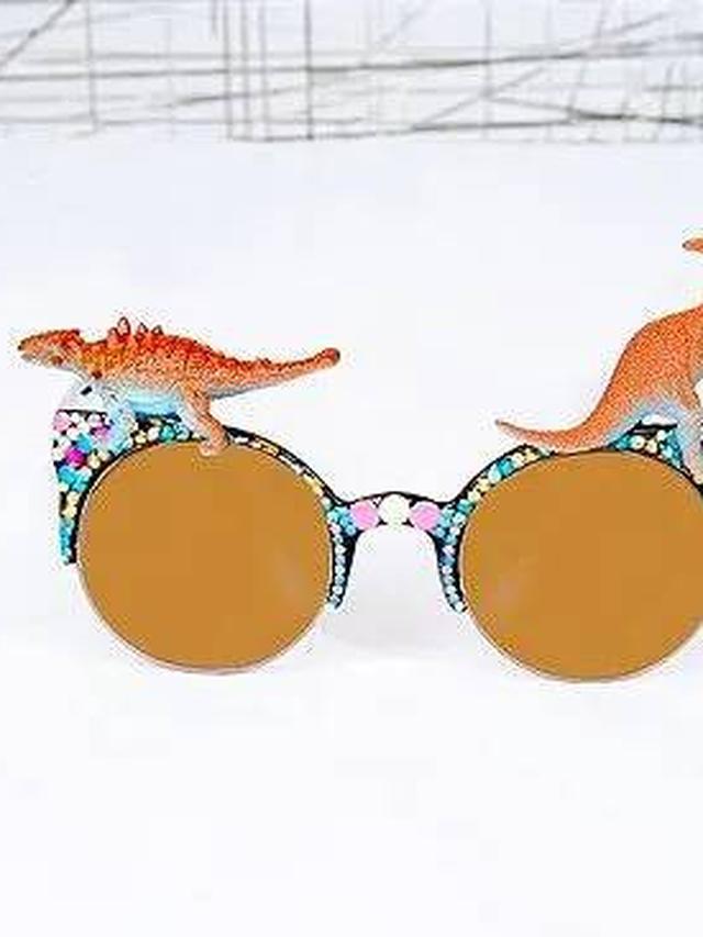 Ingin Tampil Beda, Ini 7 Potret Kreasi Kacamata dengan Desain Unik