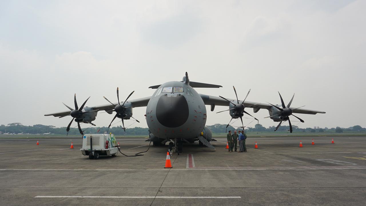 Pesawat A400M milik Inggris di Bandara Halim Perdana Kusuma.