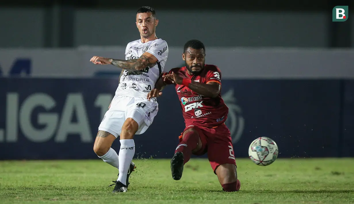 Stefano Lilipaly. Pemain naturalisasi berusia 31 tahun yang memperkuat Bali United ini memiliki nilai pasar Rp.6,08 miliar. Baru diturunkan 4 laga dan tak bermain penuh di BRI Liga 1, ia belum menyumbang 1 gol pun. Bali United duduk di posisi 3 klasemen sementara. (Bola.com/Bagaskara Lazuardi)