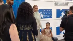 Sebelumnya Beyonce telah dikaruniai seorang anak bernama Blue Ivy yang lahir 7 Januari 2012.