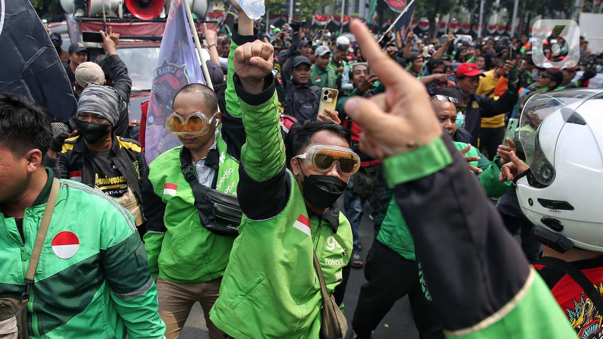 Soal THR Ojol, Menko Airlangga Lempar ke Menaker