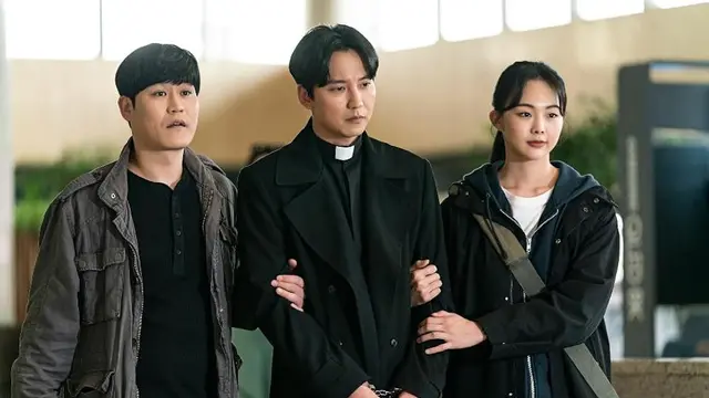 The Fiery Priest (2019)