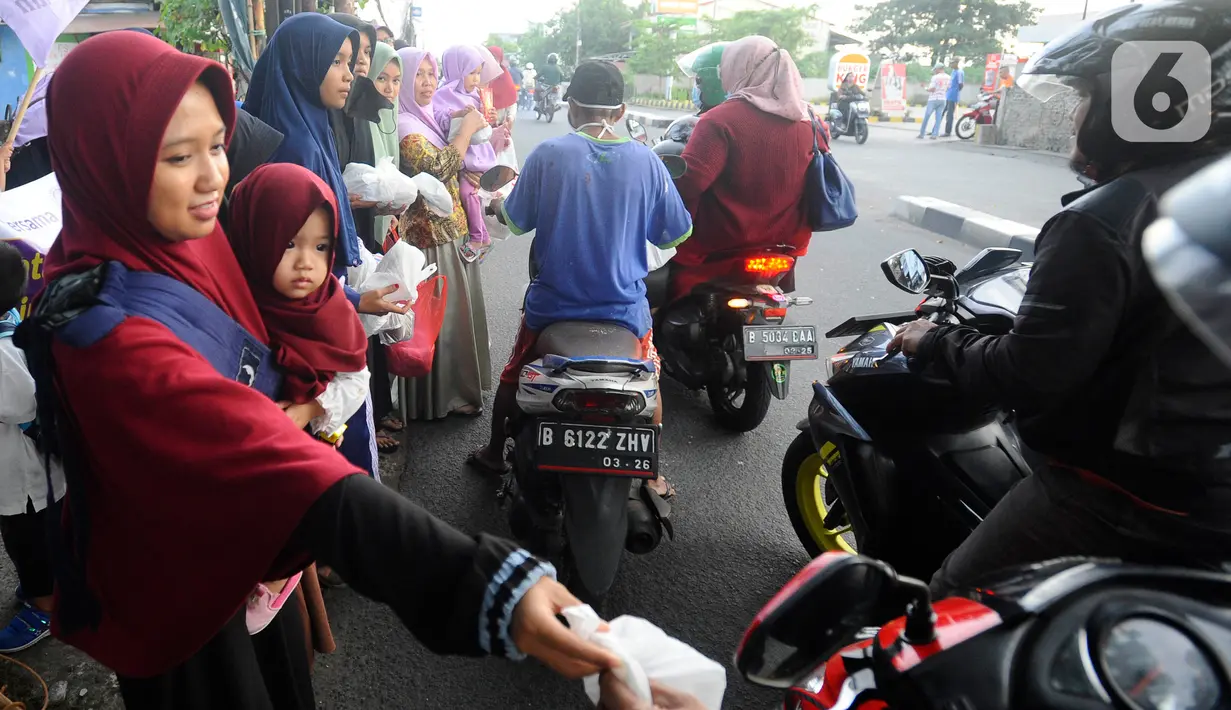 Tak hanya orang dewasa menyambut dan menjalani bulan Ramadhan. Anak-anak juga ingin mengisi bulan Ramadan nan penuh berkah ini. (merdeka.com/Arie Basuki)