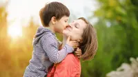 Berikut ini adalah beberapa hal-hal yang biasa Anda anggap sepele, ternyata dapat membuat anak Anda merasa bahagia.