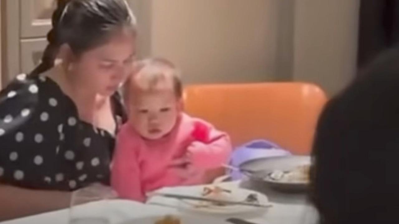 Potret Jessica Mila Sibuk Urus Anak saat Makan Malam Keluarga, Duduk Jauh dengan Yakup Hasibuan Jadi Sorotan