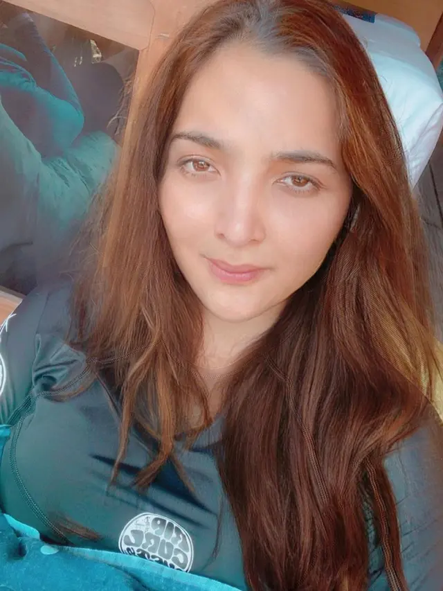 6 Pesona Ashanty Tanpa Polesan Makeup, Cantik Alami