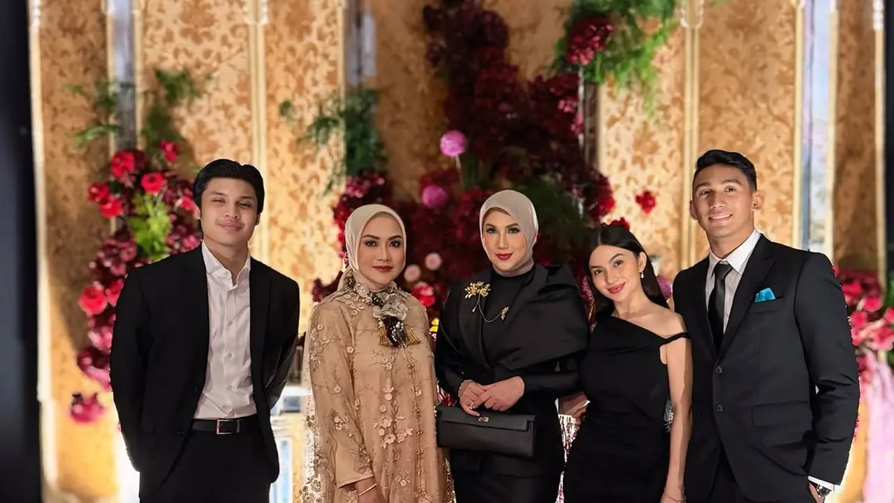 Pesona Effortless Ariel Tatum Temani Daffa Wardhana dan Marini Zumarnis Kondangan, Serasi dengan Calon Mertua