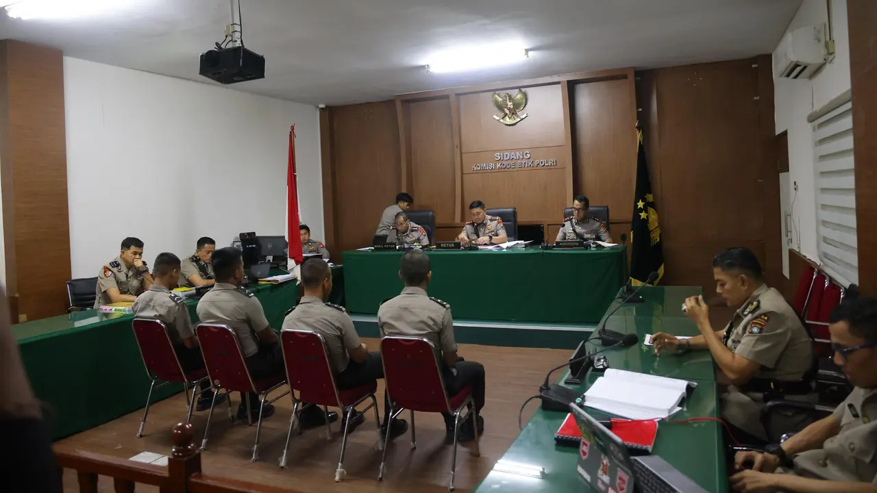 Pelaku Penganiyayaan Polisi hingga tewas oleh senior, 4 Anggota Polda Kepri di Berhentikan