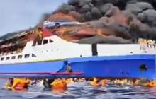 Potret Momen Dramatis Korban Kebakaran KM Barcelona Terombang-ambing di Laut