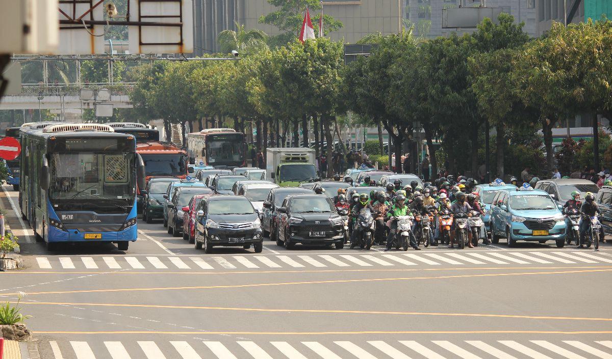 Program pemutihan denda pajak kendaraan bermotor diberlakukan oleh Pemerintah Provinsi DKI Jakarta