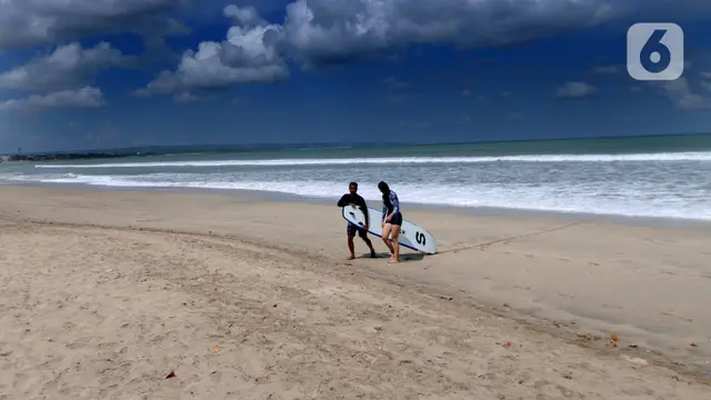 FOTO: Menikmati Sepinya Pantai-Pantai di Bali