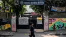 Penutupan sementara sekolah-sekolah tersebut karena polusi udara yang terus memburuk. (Arun SANKAR/AFP)