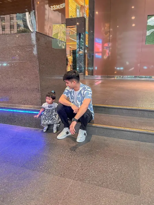 Ketika tak bersama Ricis, Teuku Ryan dan Moana sering melakukan aktivitas bersama-sama